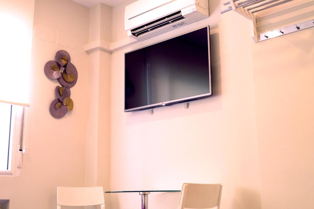 Chueca - Room Apartments Madrid Exterior photo